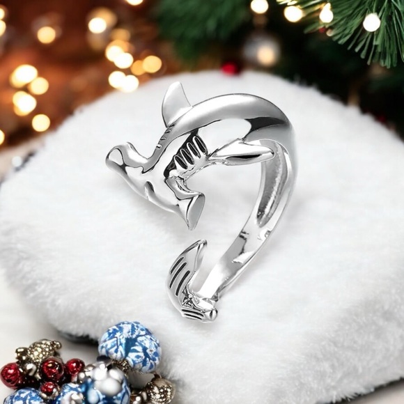 Silver Hammerhead Shark Adjustable Ring with Modern Design - Picture 4 of 4